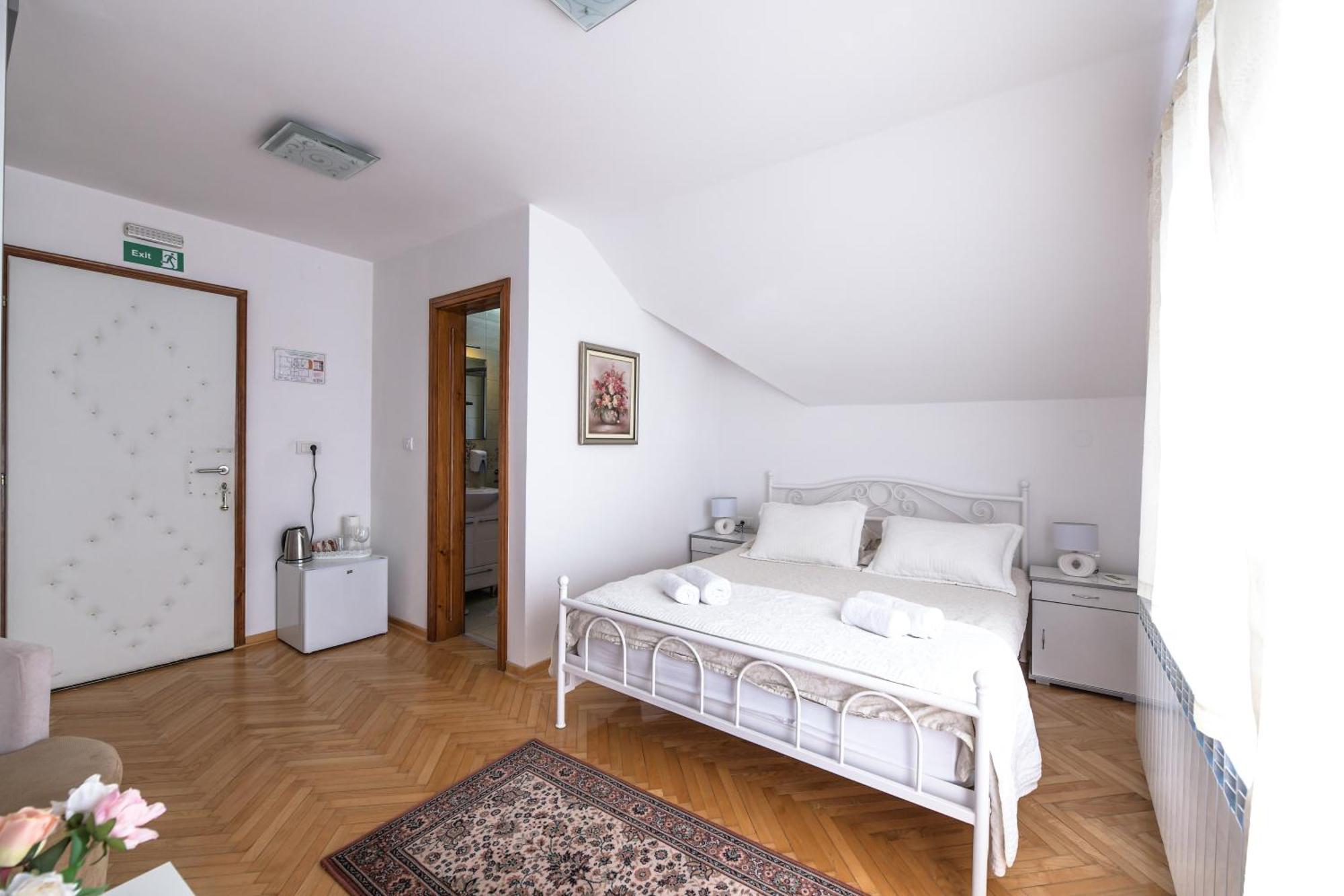 Suncani Breg Apartments Врдник Номер фото
